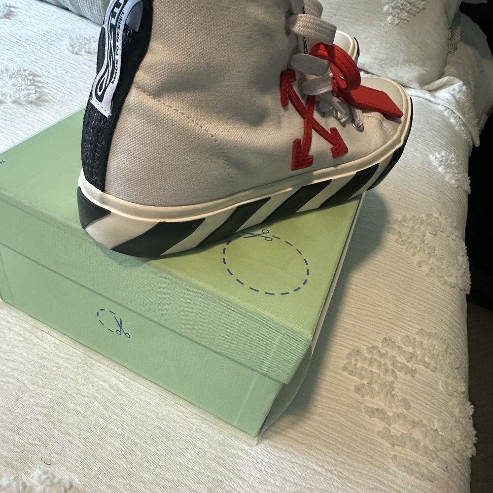 Off-White Red and White Sneakers - Picture 14 of 15
